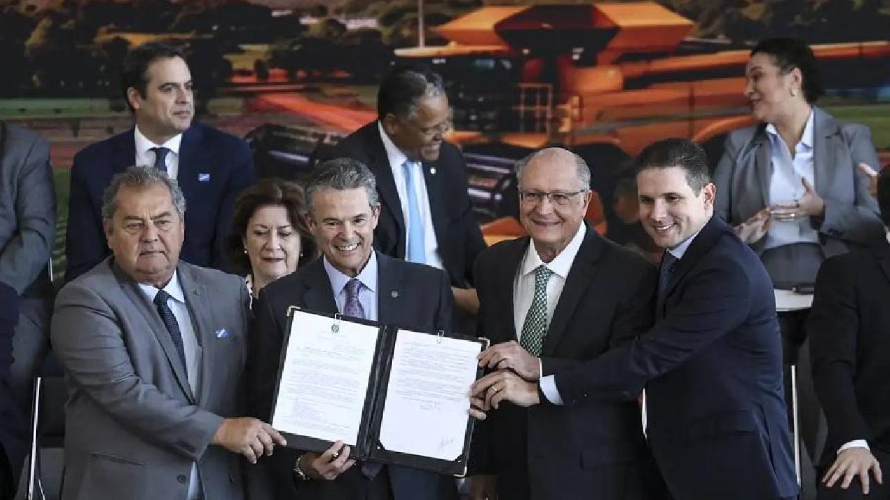 Governo federal lança Plano Safra 2026/2027 de R$ 525,1 bilhões