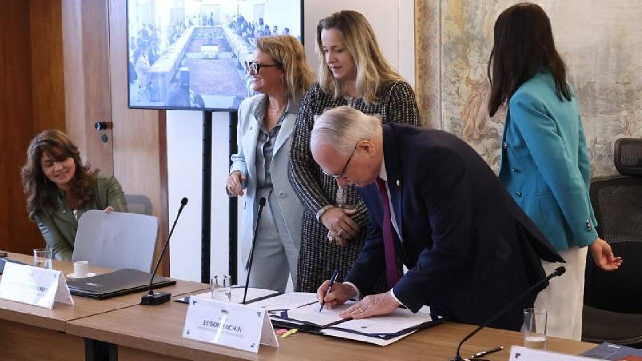 Ministro Fachin anuncia acordo entre CNJ e DPU para proteger órfãos do feminicídio