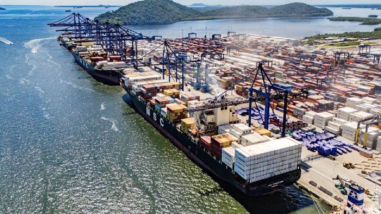 Porto de Paranaguá lidera exportações brasileiras de frango