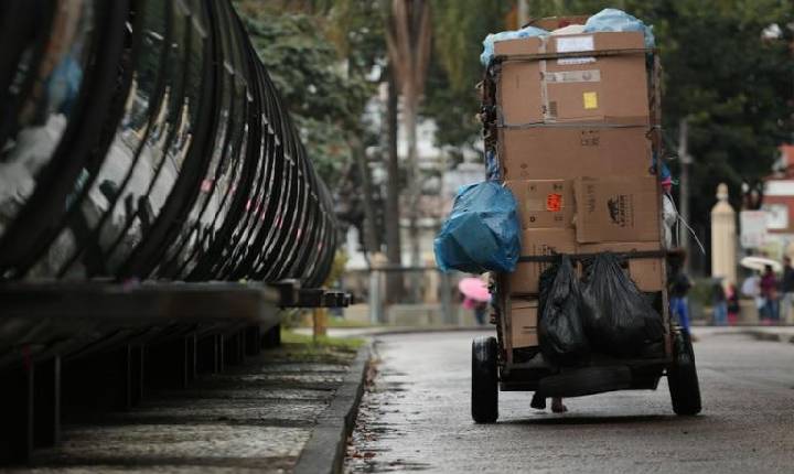 Recicláveis em Curitiba: Adote um Carrinho
