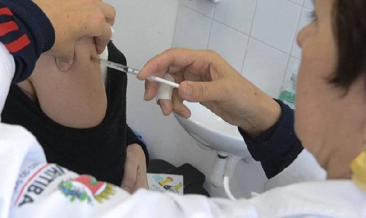 Saúde de Curiitba aplica 107 mil doses da vacina contra a gripe