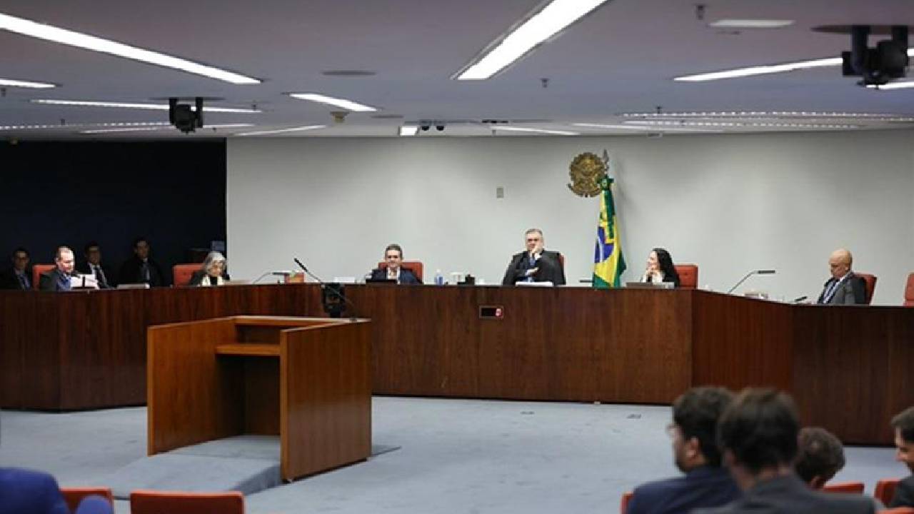 STF condena Eduardo Bolsonaro a 4 anos e 2 meses de reclusão
