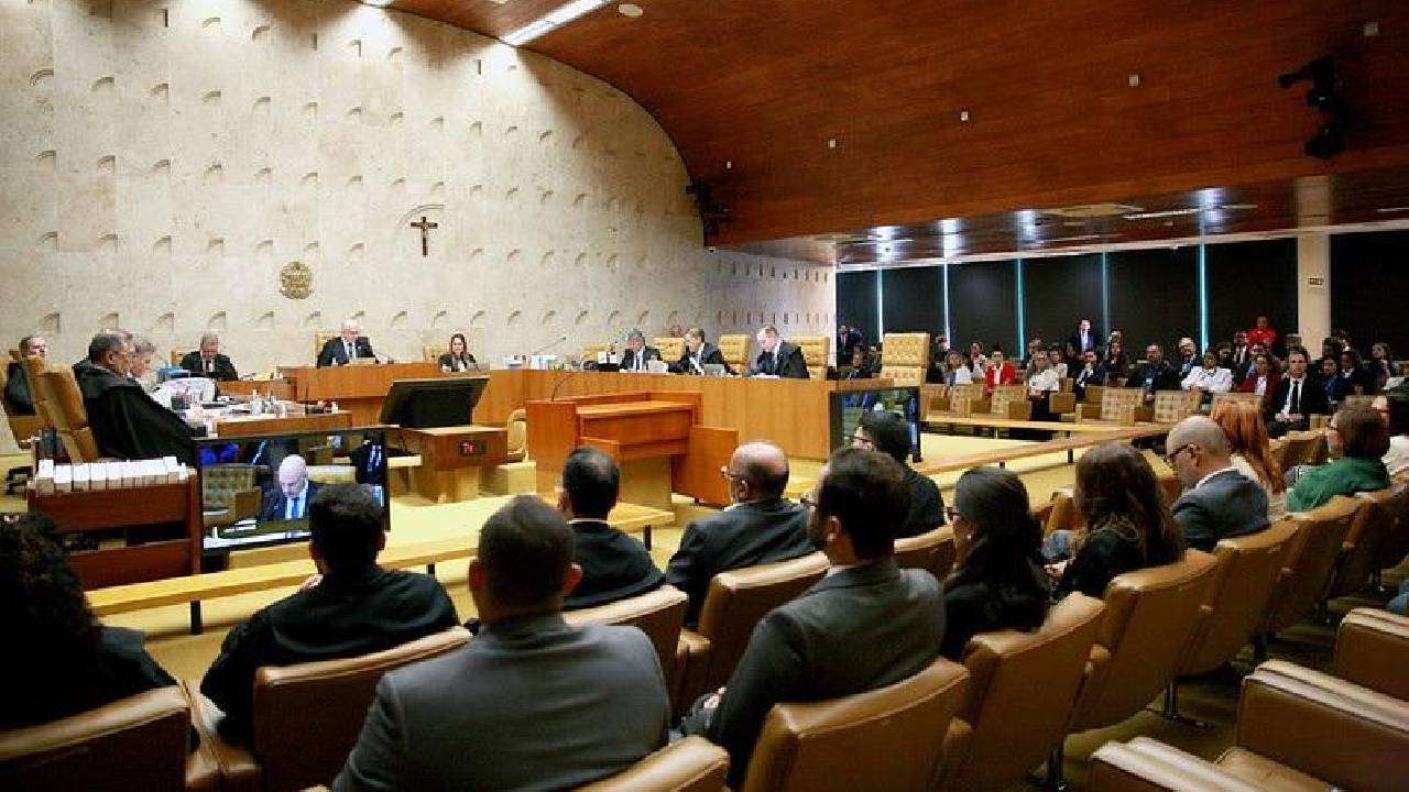 STF decide. Professor temporário tem direito ao piso salarial do magistério