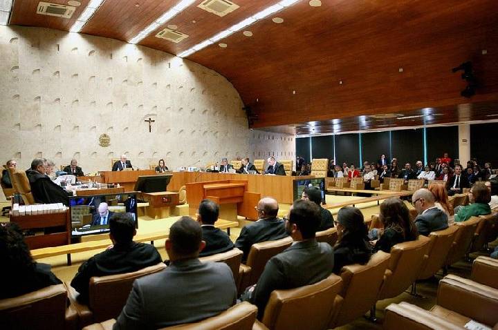 STF decide. Professor temporário tem direito ao piso salarial do magistério