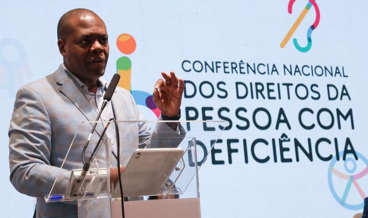 Conferência pede recursos para direitos de pessoas com deficiência