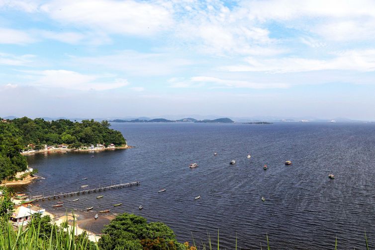 Senado adia votação de projeto que garante acesso público a praias
