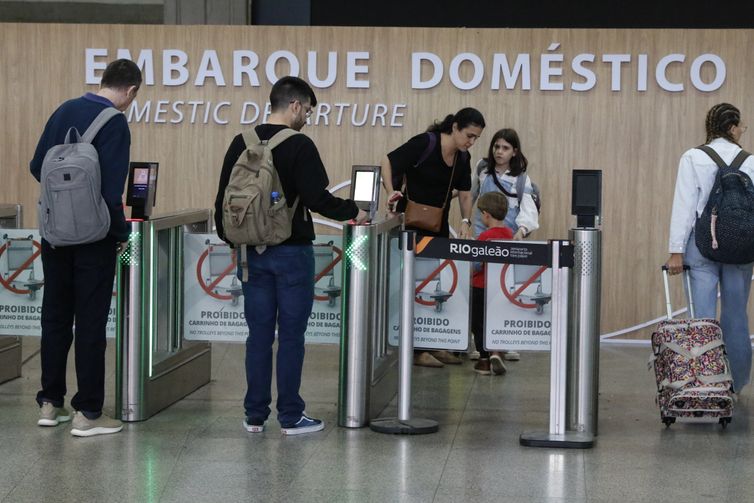 Judicialização eleva preço de passagens aéreas, diz presidente da Anac