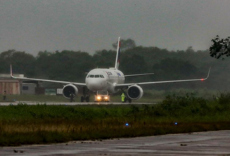 MPT critica possível aumento da jornada de trabalho de aeronautas