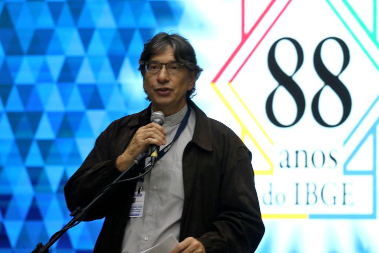 Pochmann alerta para a vulgarização de dados em ambientes digitais