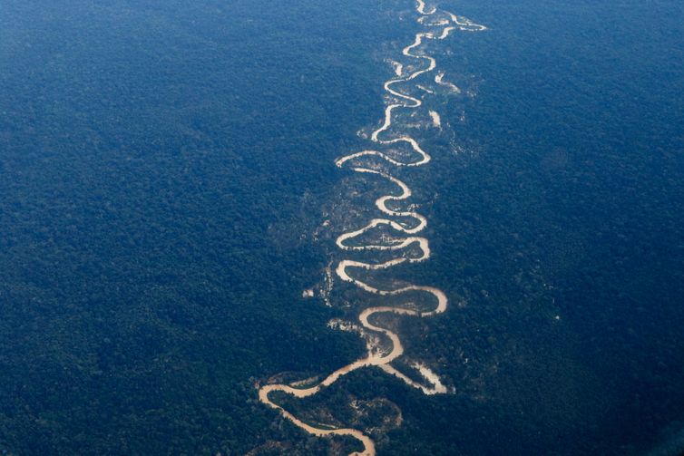 Projeto monitora rios na região da Terra Indígena Yanomami