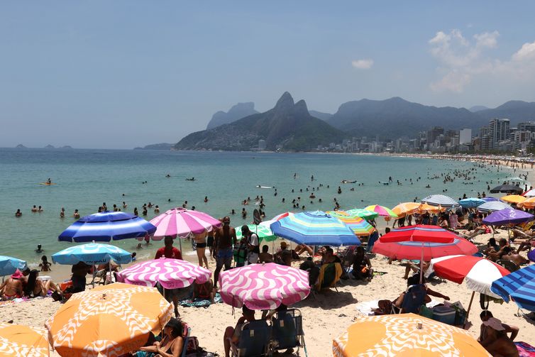 Rio tem semana de sol e tempo só muda na sexta-feira à noite