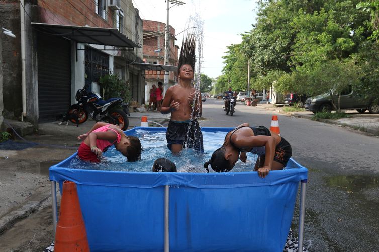 Crianças e adolescentes sofrem com mudanças climáticas, alerta Unicef 