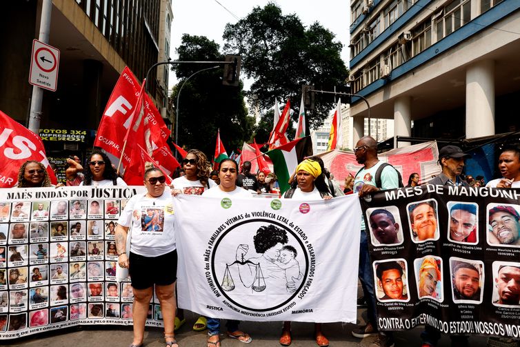Mães de vítimas da violência estatal puxam Grito dos Excluídos no Rio