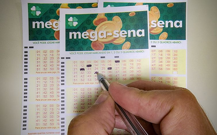 Ninguém acerta Mega-Sena e prêmio sobe para R$ 50 milhões
