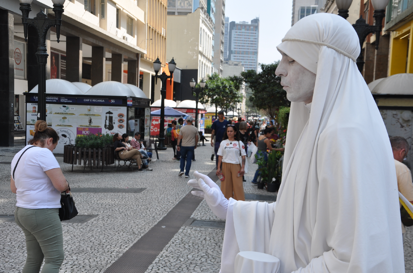 Os Invisíveis de Curitiba. A Realidade Oculta por Trás da Cidade Modelo