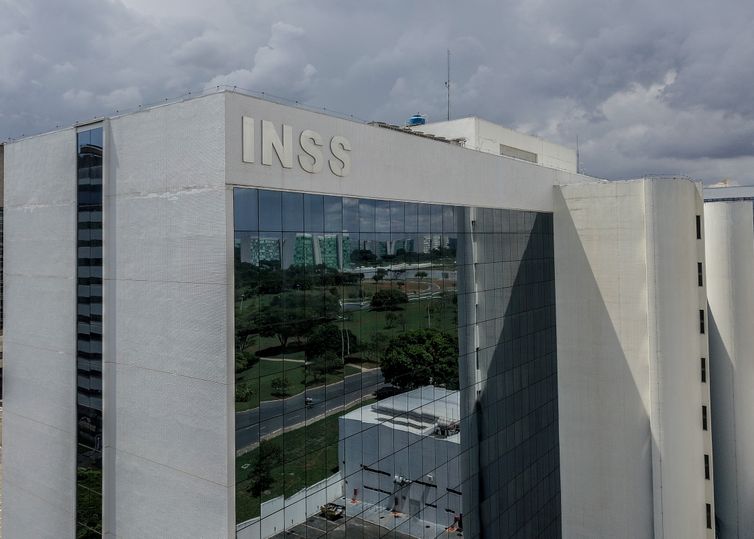 PF deflagra operação contra roubo de dados de beneficiários do INSS