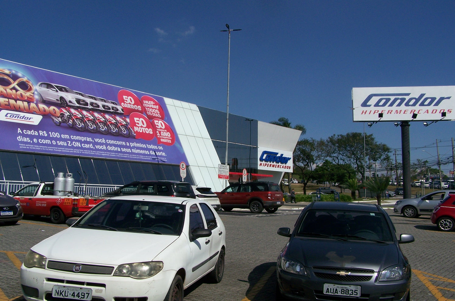 Guerra de Promoções: Supermercados Oferecem Sorteios de Carros e Motos para Fidelizar Clientes