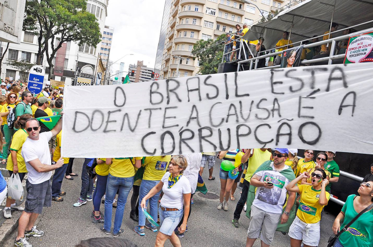 New York Times destaca a corrupção no Brasil e o fim da Operação Lava Jato