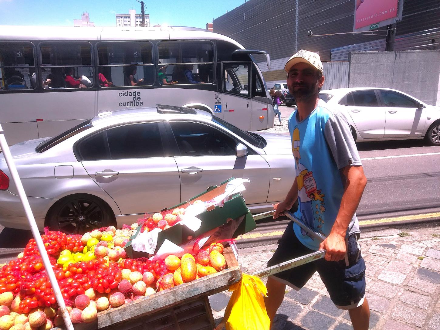 Presença de vendedores ambulantes cresce nas ruas de Curitiba: 