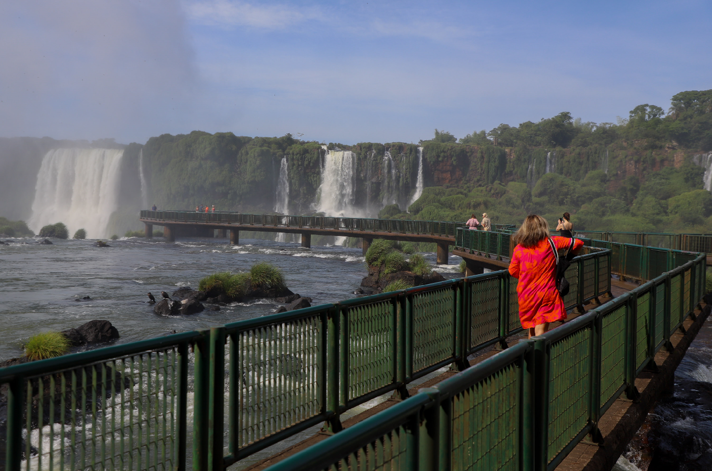 Foz do Iguaçu terá dezembro e janeiro de hotéis e comércio cheios