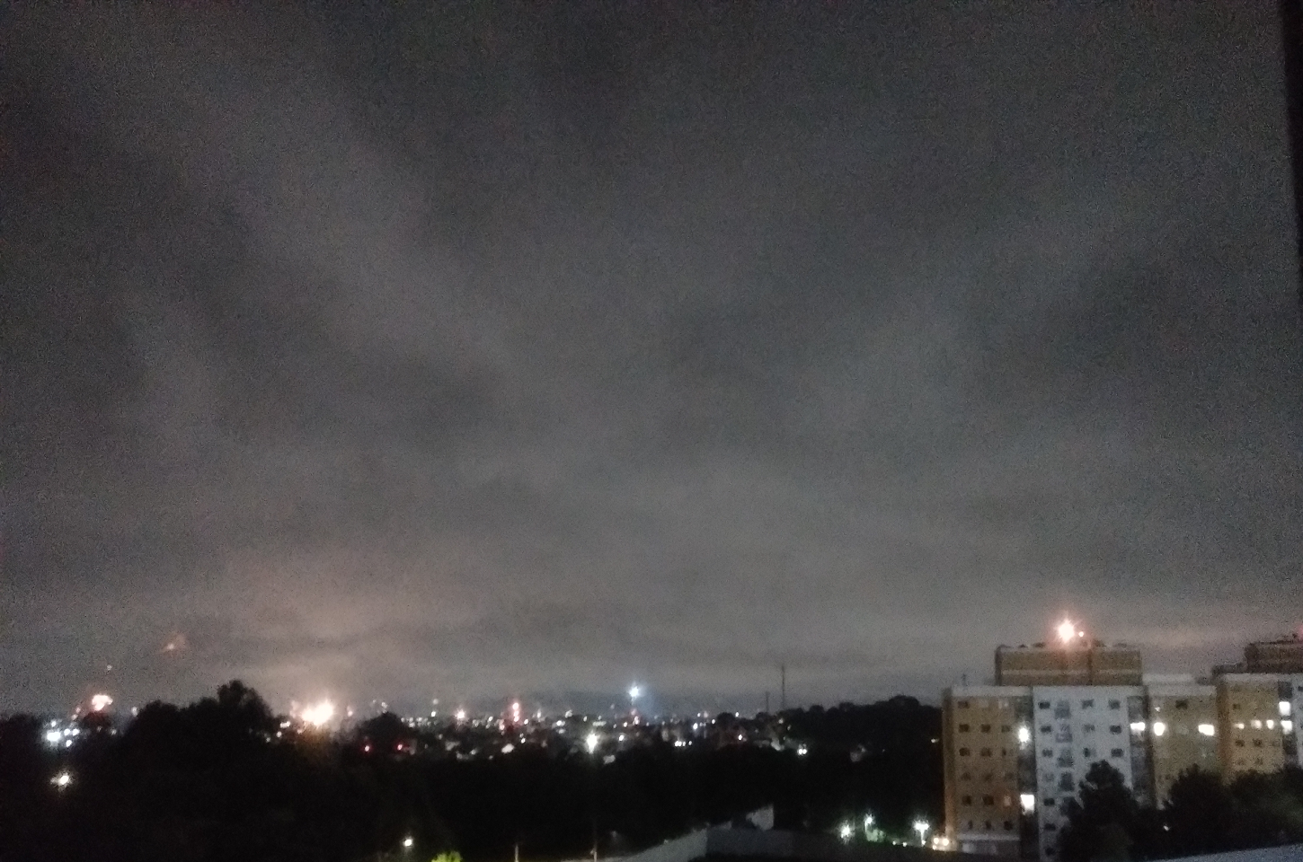 Curitiba em Alerta: Mau Tempo e Alagamentos Impressionam Moradores