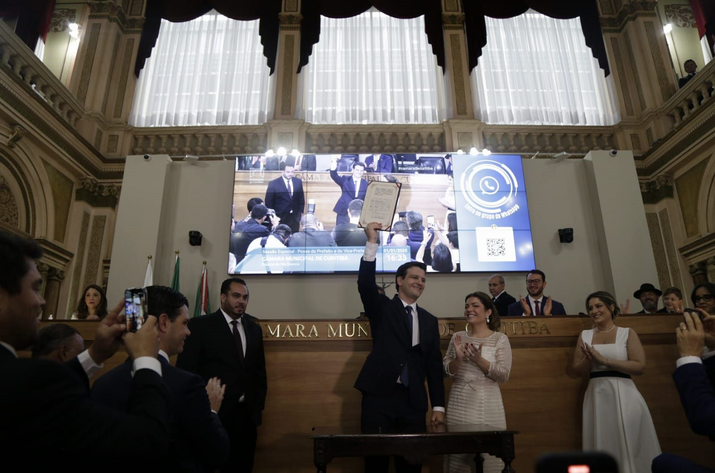Eduardo Pimentel e Paulo Martins tomam posse como prefeito de Curitiba