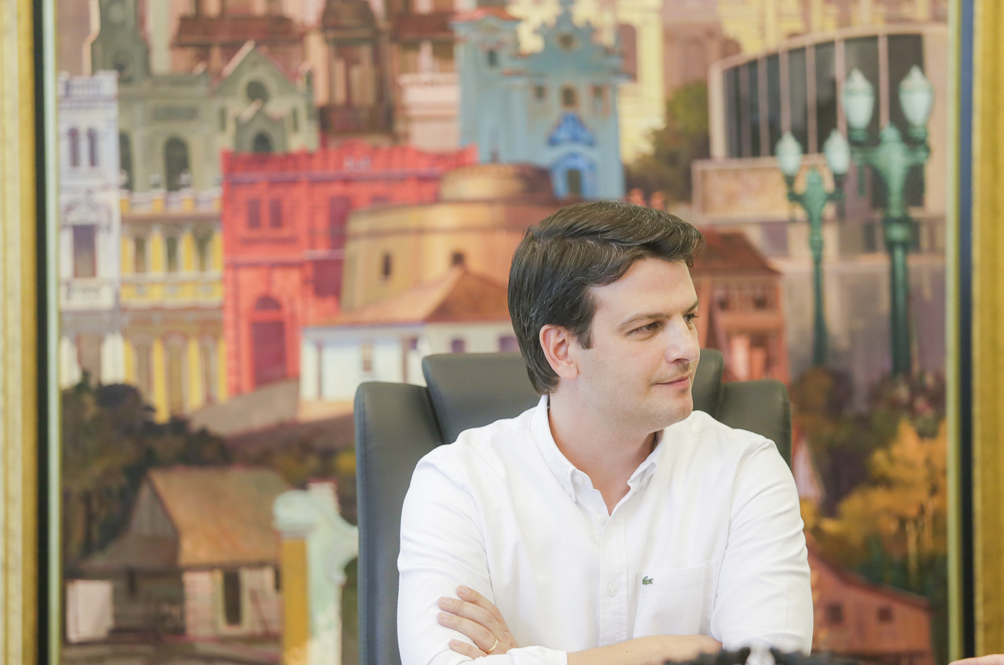 Prefeito Eduardo Pimentel prorroga validade de concursos públicos para 18 carreiras