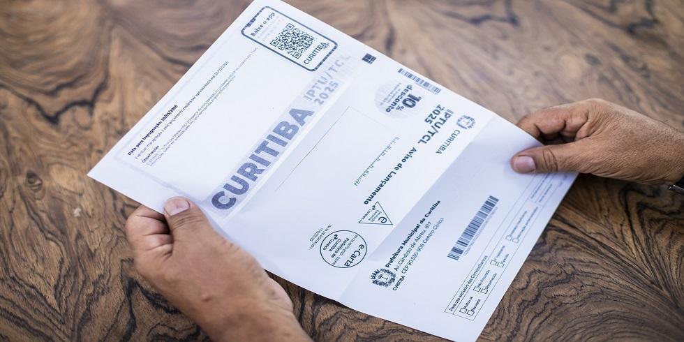 Boleto do IPTU 2025 começa a ser distribuído. Pagamento à vista tem desconto