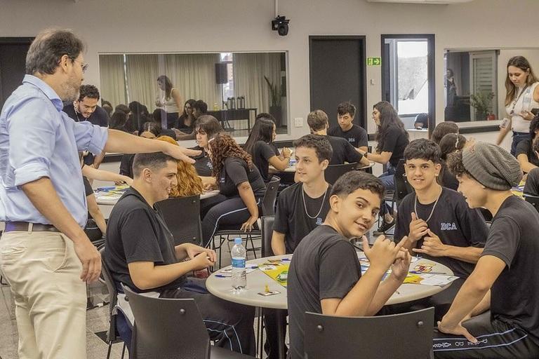 Câmara Municipal de Curitiba leva educação política e cidadania às escolas