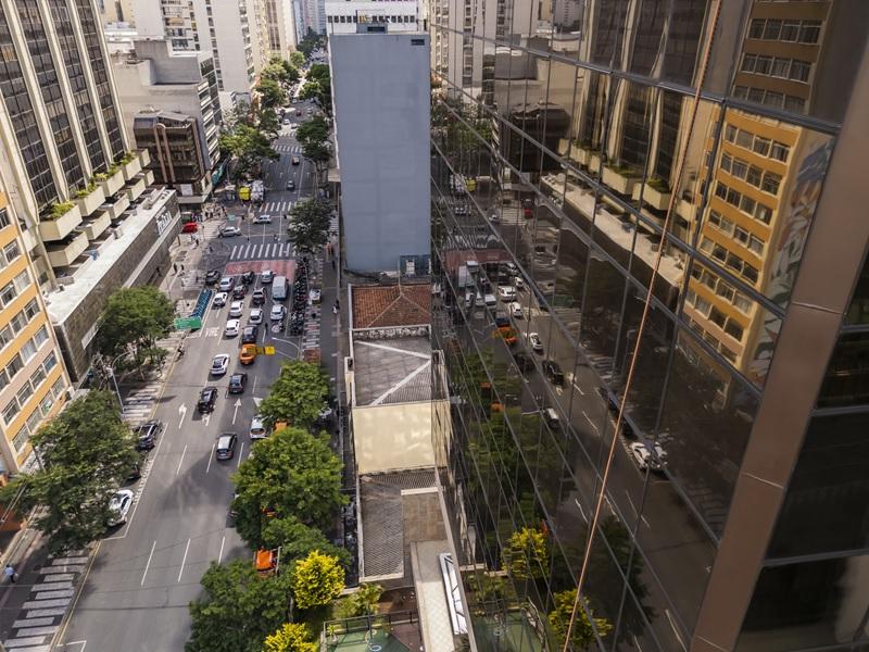 Curitiba se destaca entre as cidades com mais ligações empresariais no país