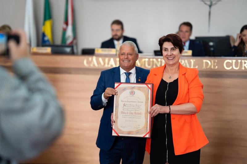 Delegada de Jogo Silvia Lima recebe homenagem da Câmara Municipal de Curitiba