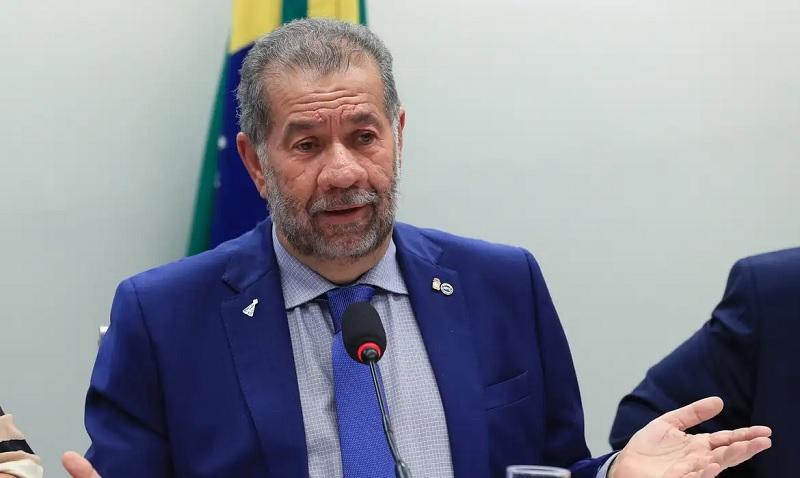 Lupi pede demissão do Ministério da Previdência