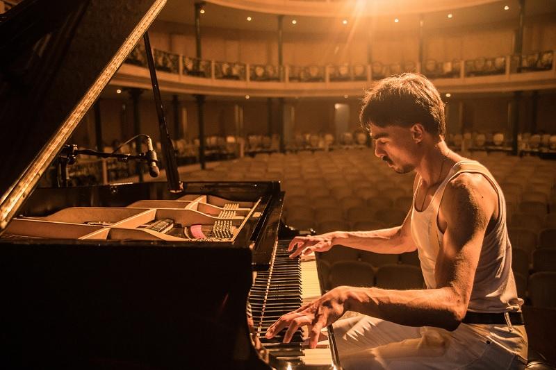 Rock ao Piano celebra os 50 anos dos clássicos de 1975 no Guairinha