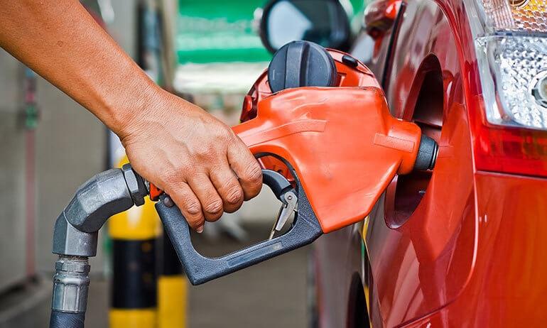 Petrobras reduz preços de gasolina para distribuidoras