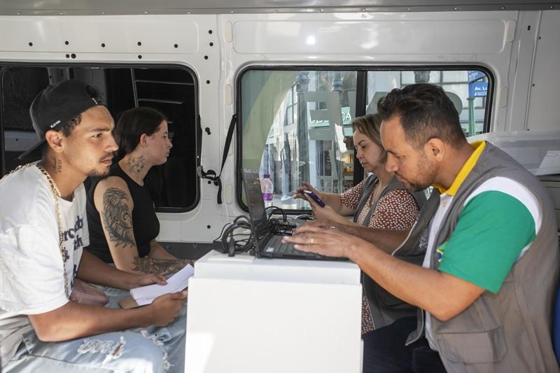 Sine Móvel percorre Curitiba com vagas de emprego; veja o cronograma