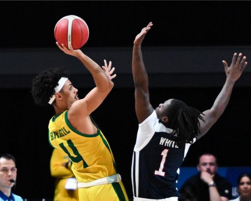 Brasil tira 26 pontos e leva o ouro na Universíade diante dos Estados Unidos