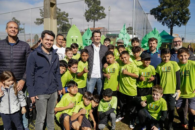 Prefeito Eduardo Pimentel entrega mais uma praça totalmente revitalizada no Bairro Alto