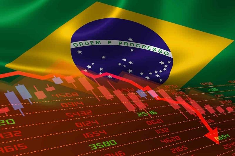 Tarifaço de Trump acelera fuga de investidores do Brasil