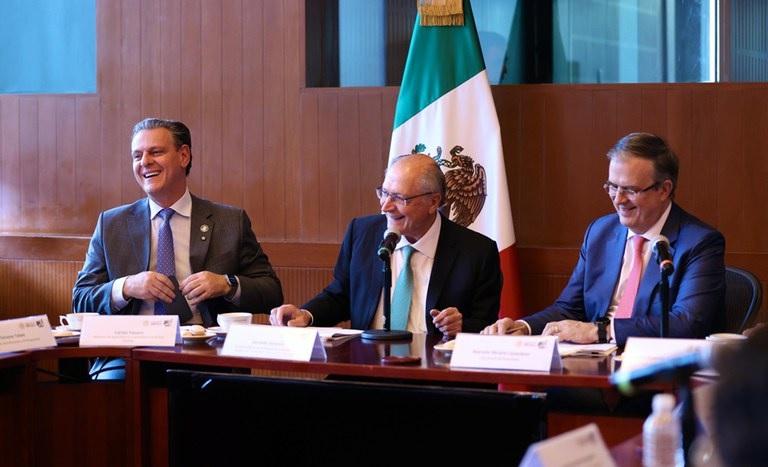 Brasil e México fecham acordos comerciais e energéticos