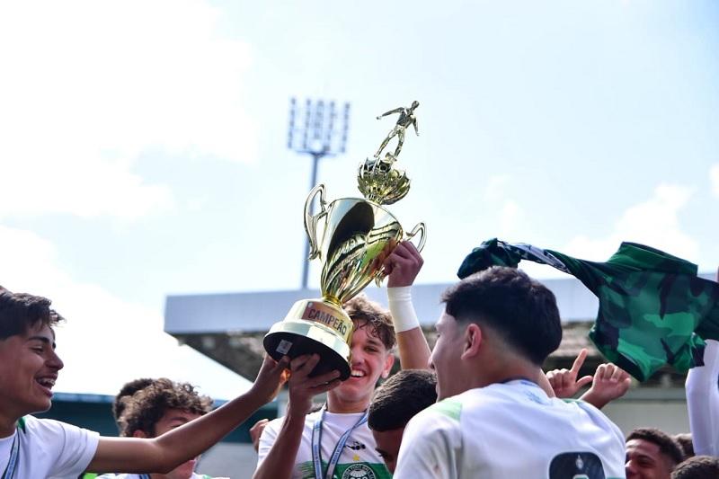 Coritiba é campeão paranaense Sub-15
