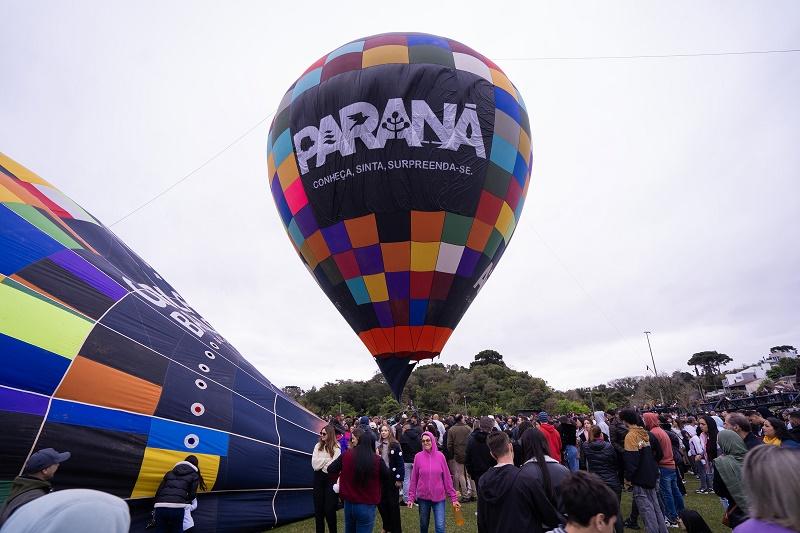 Balões no Parque Barigui encantam visitantes
