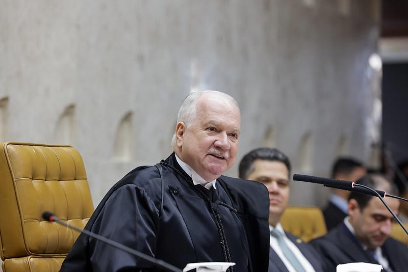 Fachin assume STF e defende mais diálogo entre Poderes