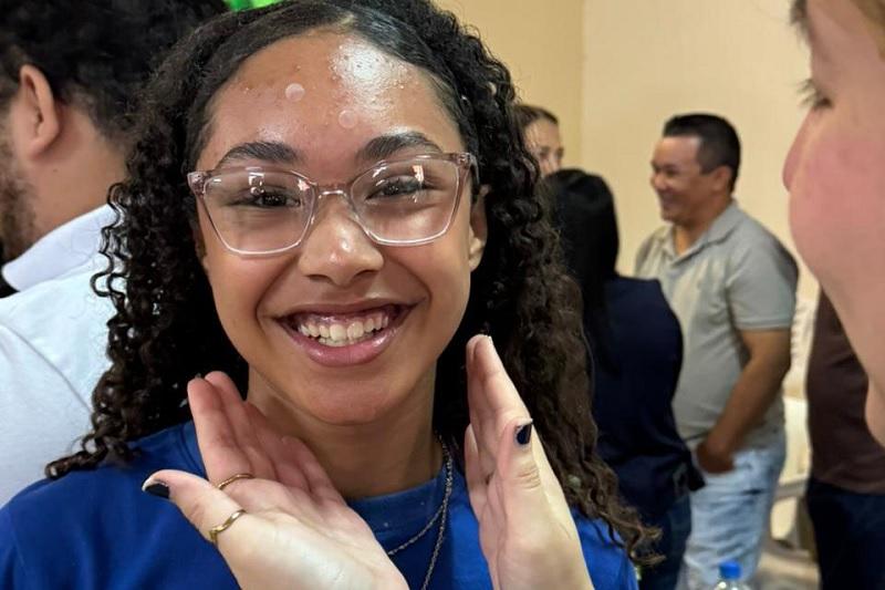 Bons Olhos entrega mais de 8mil óculos a alunos de 93 municípios