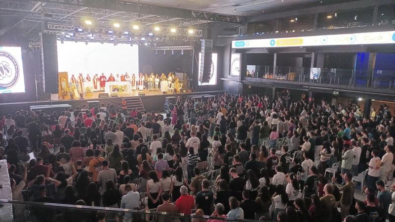 Congresso de Jovens Shalom reúne milhares de  pessoas em Curitiba