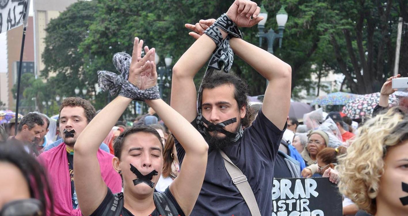 Por que a Liberdade de Expressão Está Sob Pressão no Mundo..