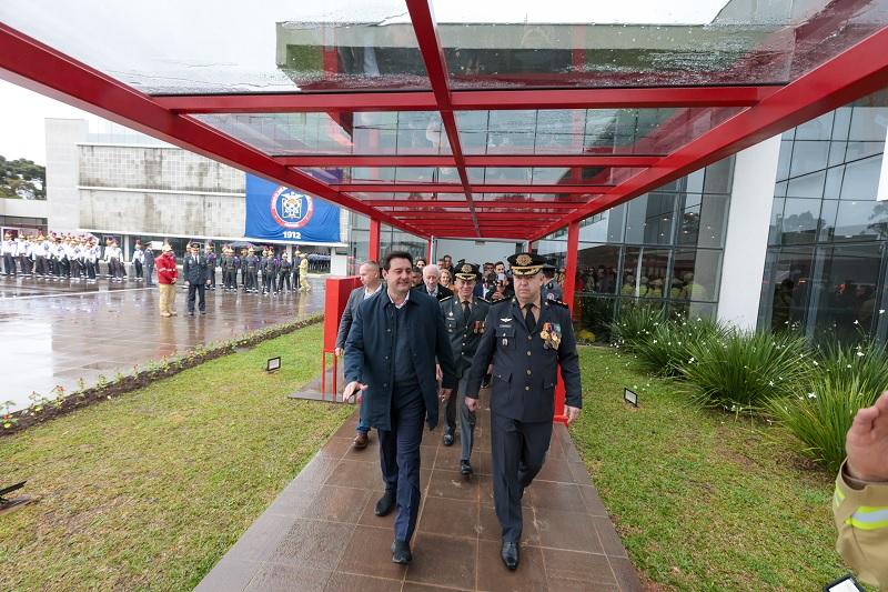 Ratinho Junior inaugura Escola Superior de Bombeiro Militar