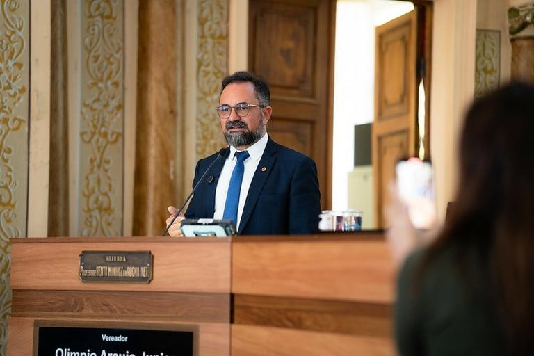 Câmara de Curitiba aprova novas regras para podas de árvores