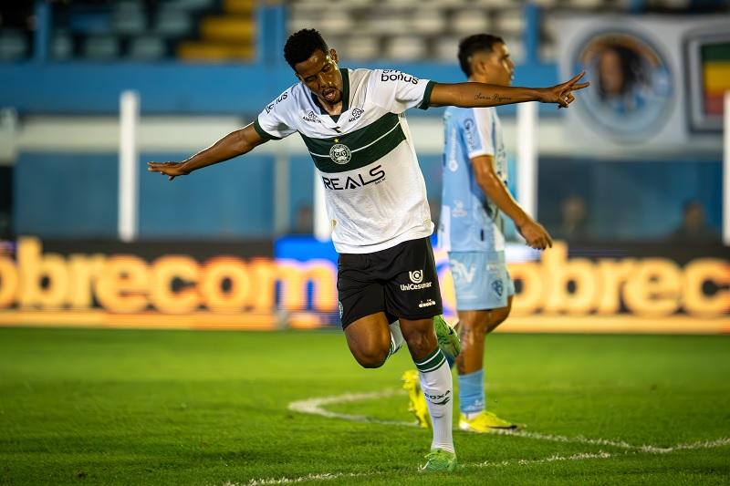 Coxa vence o Paysandu e prepara grande festa para o retorno à Série A