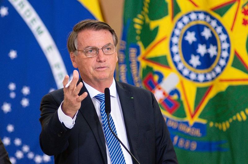 Polícia Federal conclui que Bolsonaro precisa de cirurgia de hérnia