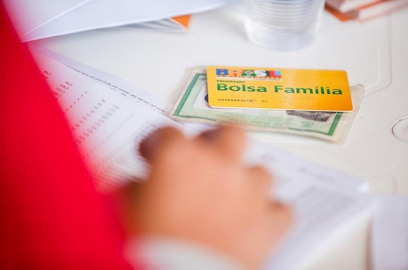 Bolsa Família. É falso que saque em dinheiro será proibido
